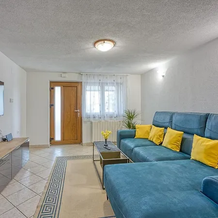 Aida With Private Pool 度假居 布泽特