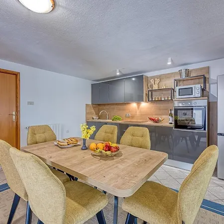 Aida With Private Pool * 布泽特