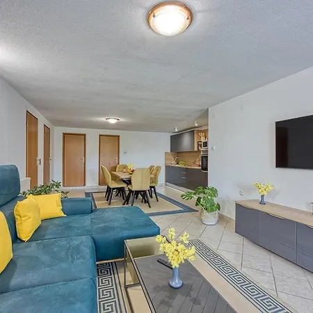 Aida With Private Pool 布泽特