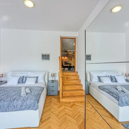 Aida With Private Pool * 布泽特