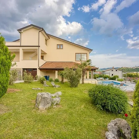 Aida With Private Pool Holiday home Buzet