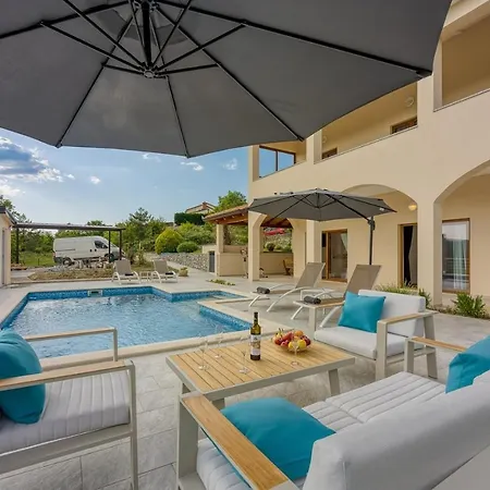 Aida With Private Pool 度假居 布泽特